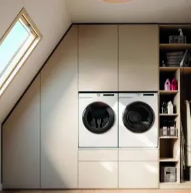 Maatwerkkast rond de wasmachines.