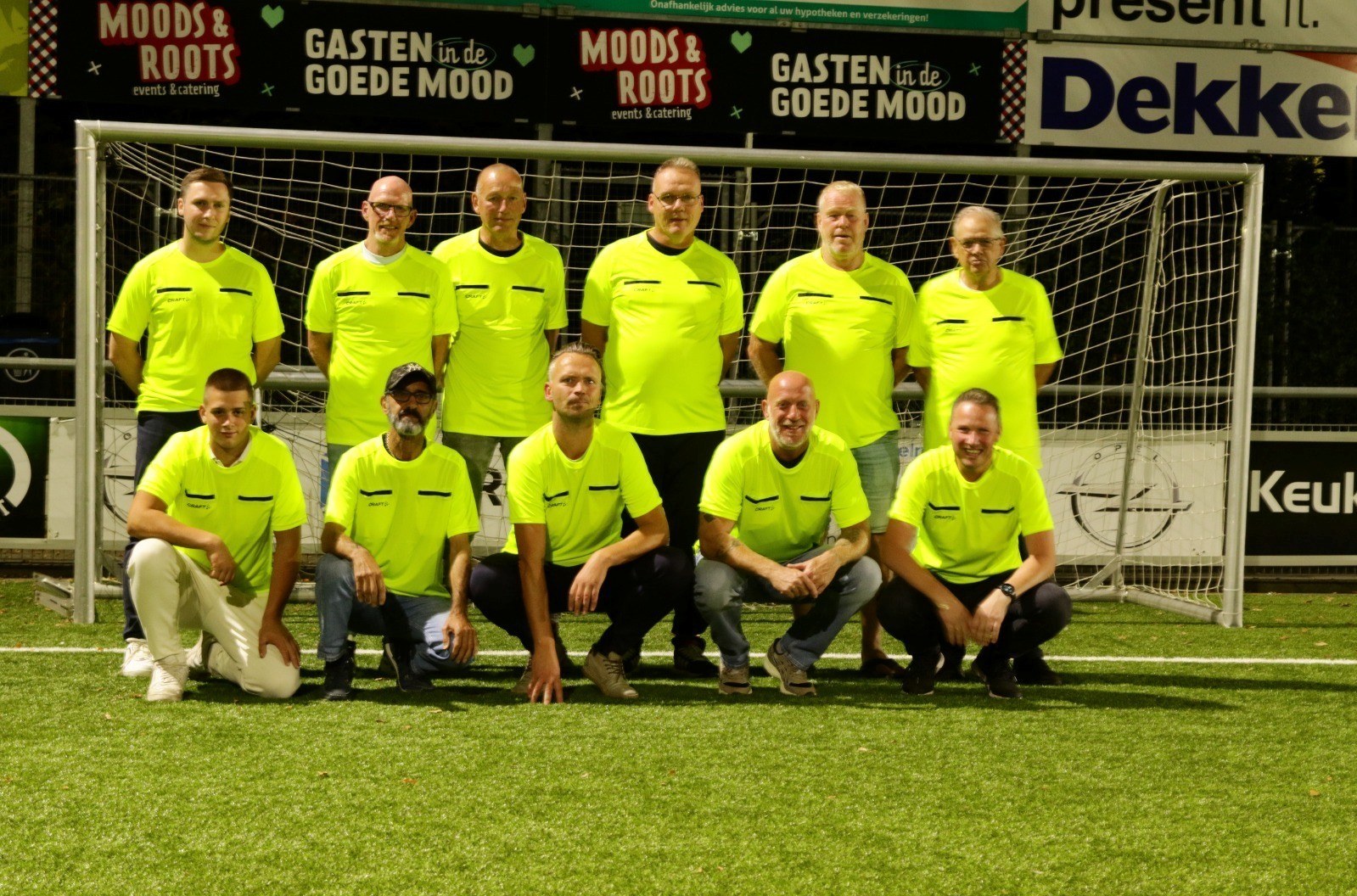 Nieuwe shirts voor clubscheidsrechters IJVV